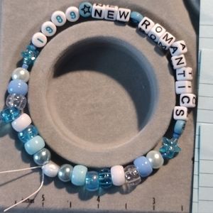 Taylor Swift - 1989: New Romantics bead